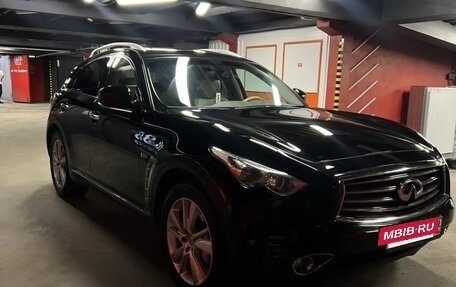 Infiniti QX70, 2015 год, 2 550 000 рублей, 9 фотография
