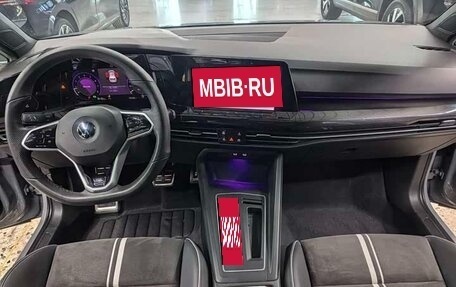 Volkswagen Golf VIII, 2023 год, 1 720 000 рублей, 9 фотография