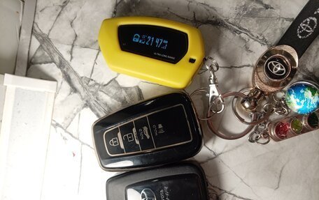 Toyota C-HR I рестайлинг, 2019 год, 1 820 000 рублей, 4 фотография