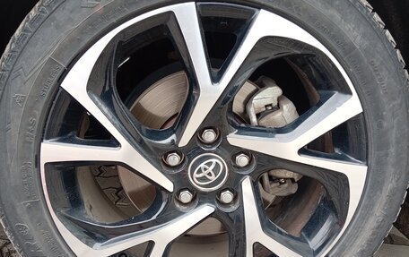 Toyota C-HR I рестайлинг, 2019 год, 1 820 000 рублей, 18 фотография