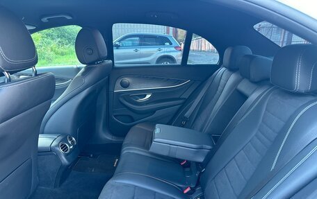 Mercedes-Benz E-Класс, 2019 год, 4 153 000 рублей, 9 фотография