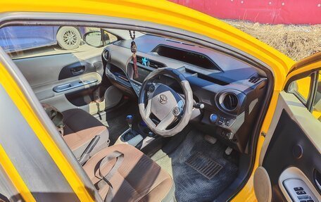 Toyota Aqua I, 2012 год, 700 000 рублей, 6 фотография