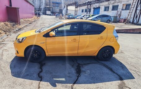 Toyota Aqua I, 2012 год, 700 000 рублей, 4 фотография