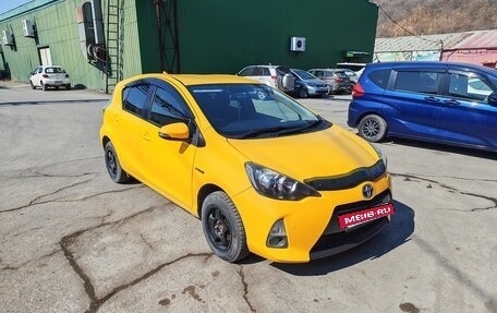 Toyota Aqua I, 2012 год, 700 000 рублей, 2 фотография