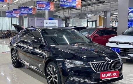 Skoda Superb III рестайлинг, 2022 год, 1 770 000 рублей, 3 фотография