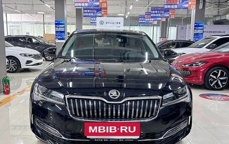 Skoda Superb III рестайлинг, 2022 год, 1 770 000 рублей, 2 фотография