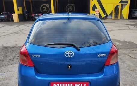 Toyota Yaris III рестайлинг, 2008 год, 670 000 рублей, 3 фотография
