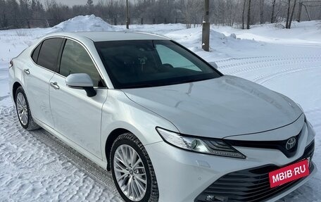 Toyota Camry, 2020 год, 3 200 000 рублей, 4 фотография