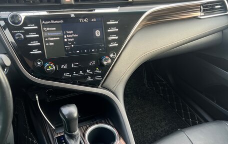 Toyota Camry, 2020 год, 3 200 000 рублей, 17 фотография