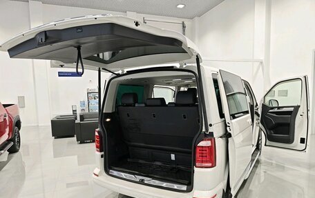 Volkswagen Multivan T6 рестайлинг, 2019 год, 4 650 000 рублей, 14 фотография