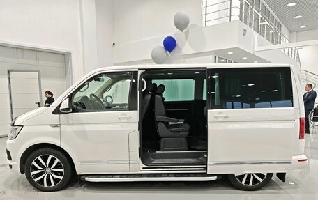 Volkswagen Multivan T6 рестайлинг, 2019 год, 4 650 000 рублей, 12 фотография