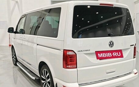 Volkswagen Multivan T6 рестайлинг, 2019 год, 4 650 000 рублей, 10 фотография