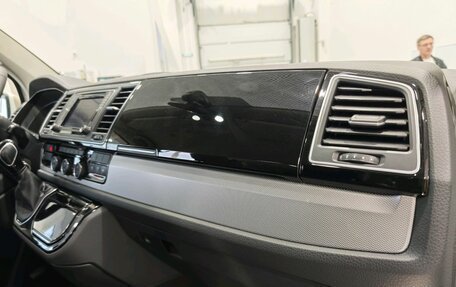 Volkswagen Multivan T6 рестайлинг, 2019 год, 4 650 000 рублей, 27 фотография