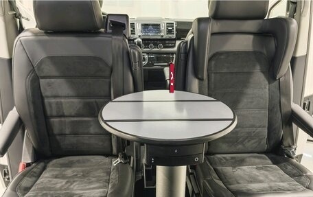 Volkswagen Multivan T6 рестайлинг, 2019 год, 4 650 000 рублей, 22 фотография