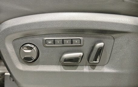 Volkswagen Multivan T6 рестайлинг, 2019 год, 4 650 000 рублей, 30 фотография