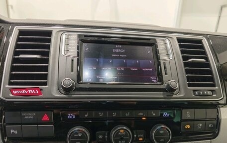 Volkswagen Multivan T6 рестайлинг, 2019 год, 4 650 000 рублей, 36 фотография