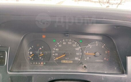 Toyota HiAce H100, 1990 год, 698 380 рублей, 3 фотография