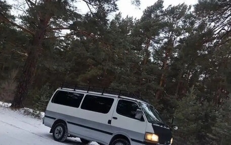 Toyota HiAce H100, 1990 год, 698 380 рублей, 7 фотография