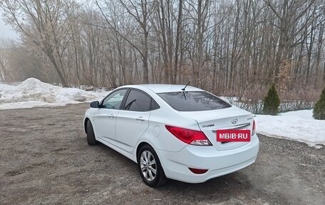 Hyundai Solaris II рестайлинг, 2013 год, 820 000 рублей, 4 фотография