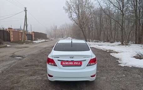 Hyundai Solaris II рестайлинг, 2013 год, 820 000 рублей, 5 фотография