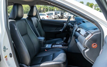 Toyota Camry, 2017 год, 1 995 000 рублей, 18 фотография