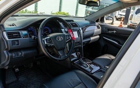 Toyota Camry, 2017 год, 1 995 000 рублей, 9 фотография