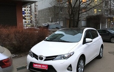 Toyota Auris II, 2013 год, 1 050 000 рублей, 1 фотография