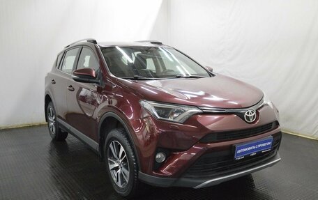 Toyota RAV4, 2017 год, 1 996 000 рублей, 3 фотография