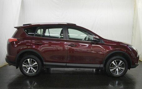 Toyota RAV4, 2017 год, 1 996 000 рублей, 4 фотография