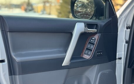 Toyota Land Cruiser Prado 150 рестайлинг 2, 2009 год, 3 080 000 рублей, 23 фотография