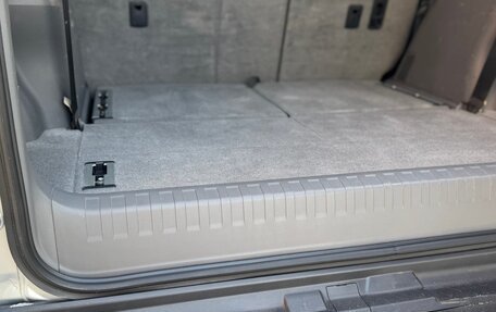 Toyota Land Cruiser Prado 150 рестайлинг 2, 2009 год, 3 080 000 рублей, 39 фотография