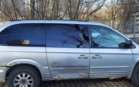 Chrysler Town & Country IV, 2002 год, 300 000 рублей, 3 фотография