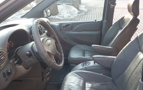 Chrysler Town & Country IV, 2002 год, 300 000 рублей, 9 фотография