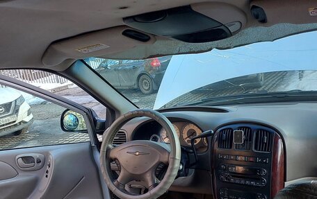 Chrysler Town & Country IV, 2002 год, 300 000 рублей, 10 фотография