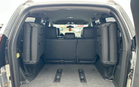 Toyota Land Cruiser Prado 120 рестайлинг, 2003 год, 2 149 900 рублей, 20 фотография