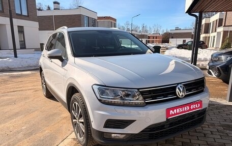 Volkswagen Tiguan II, 2018 год, 2 250 000 рублей, 1 фотография