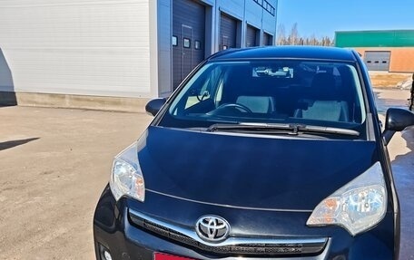 Toyota Ractis II, 2012 год, 970 000 рублей, 1 фотография