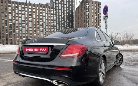 Mercedes-Benz E-Класс, 2017 год, 2 950 000 рублей, 3 фотография