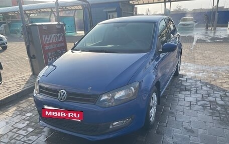 Volkswagen Polo VI (EU Market), 2011 год, 720 000 рублей, 2 фотография
