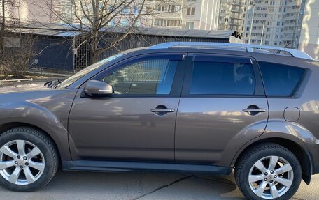 Mitsubishi Outlander III рестайлинг 3, 2010 год, 1 100 000 рублей, 2 фотография