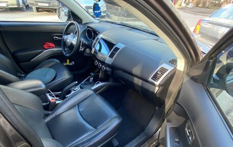 Mitsubishi Outlander III рестайлинг 3, 2010 год, 1 100 000 рублей, 7 фотография