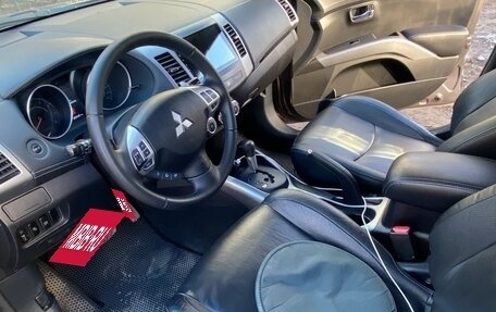 Mitsubishi Outlander III рестайлинг 3, 2010 год, 1 100 000 рублей, 5 фотография