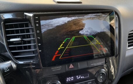 Mitsubishi Outlander III рестайлинг 3, 2018 год, 1 750 000 рублей, 2 фотография