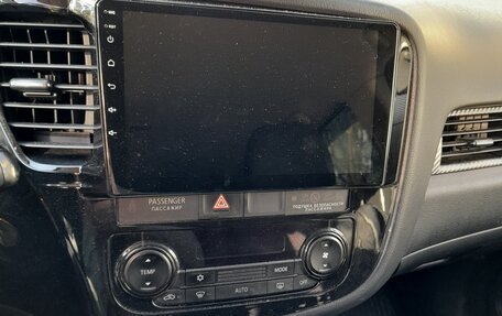 Mitsubishi Outlander III рестайлинг 3, 2018 год, 1 750 000 рублей, 7 фотография