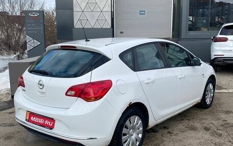 Opel Astra J, 2013 год, 690 000 рублей, 5 фотография