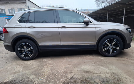 Volkswagen Tiguan II, 2017 год, 3 200 000 рублей, 6 фотография