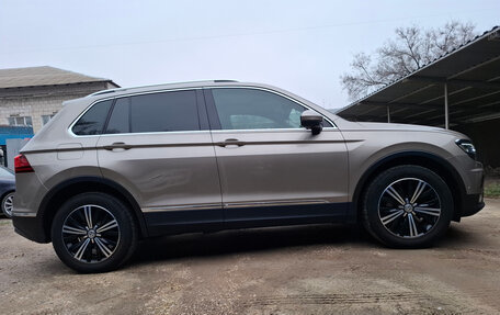 Volkswagen Tiguan II, 2017 год, 3 200 000 рублей, 4 фотография