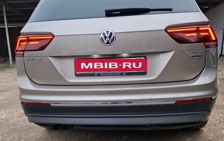 Volkswagen Tiguan II, 2017 год, 3 200 000 рублей, 14 фотография