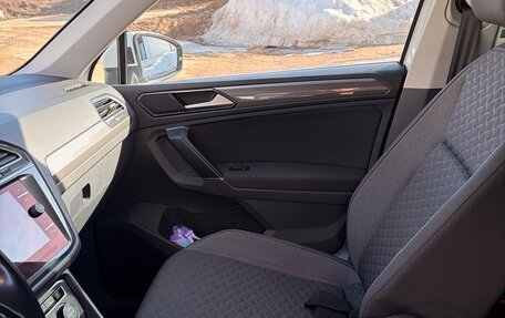 Volkswagen Tiguan II, 2018 год, 2 250 000 рублей, 10 фотография