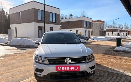 Volkswagen Tiguan II, 2018 год, 2 250 000 рублей, 3 фотография